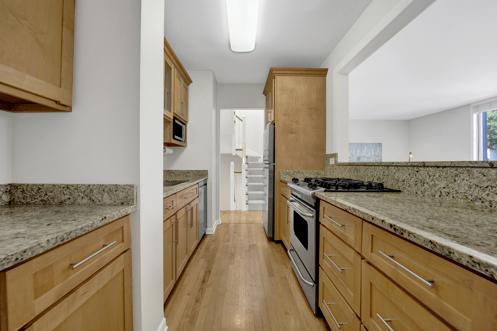1315 W Webster Avenue