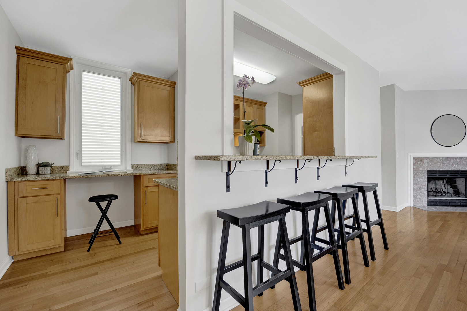 1315 W Webster Avenue