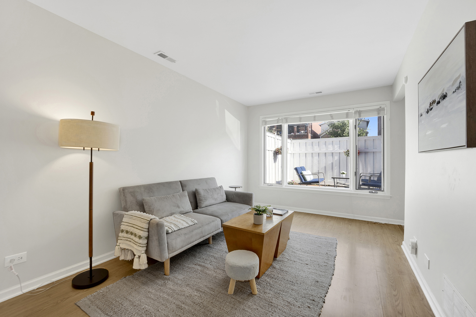 1315 W Webster Avenue