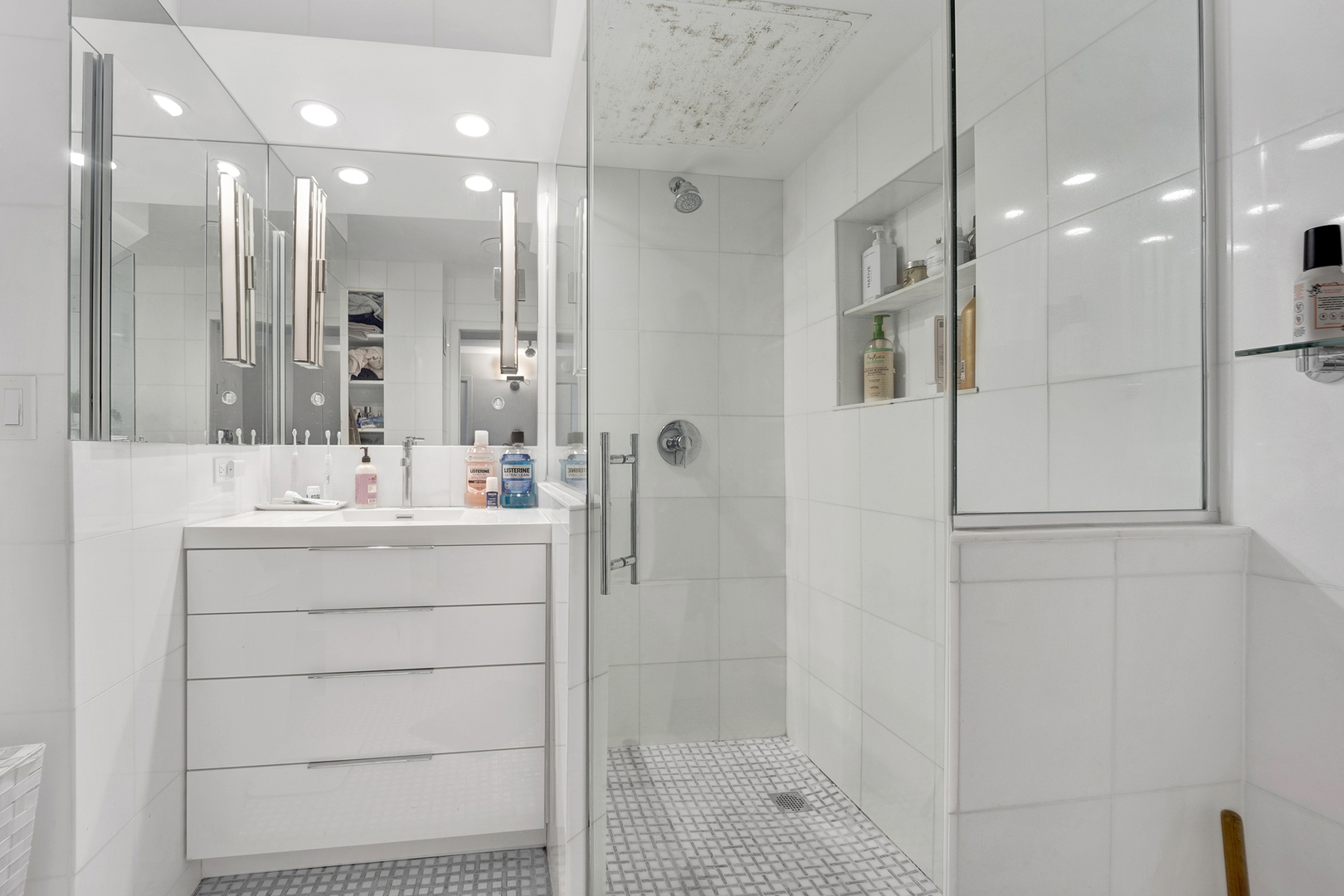 1440 N LAKE SHORE Drive Unit: 4BD