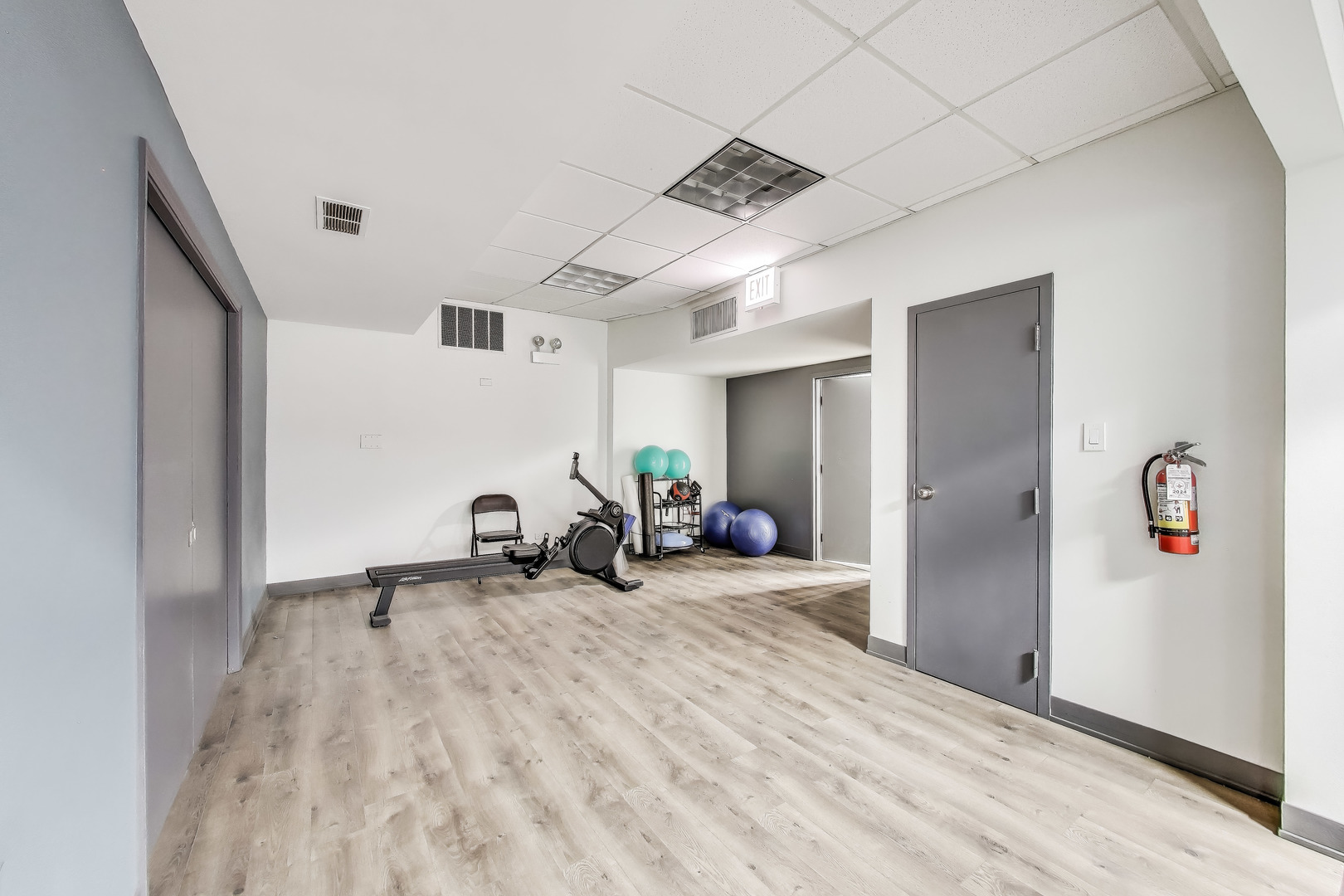 1440 N LAKE SHORE Drive Unit: 4BD