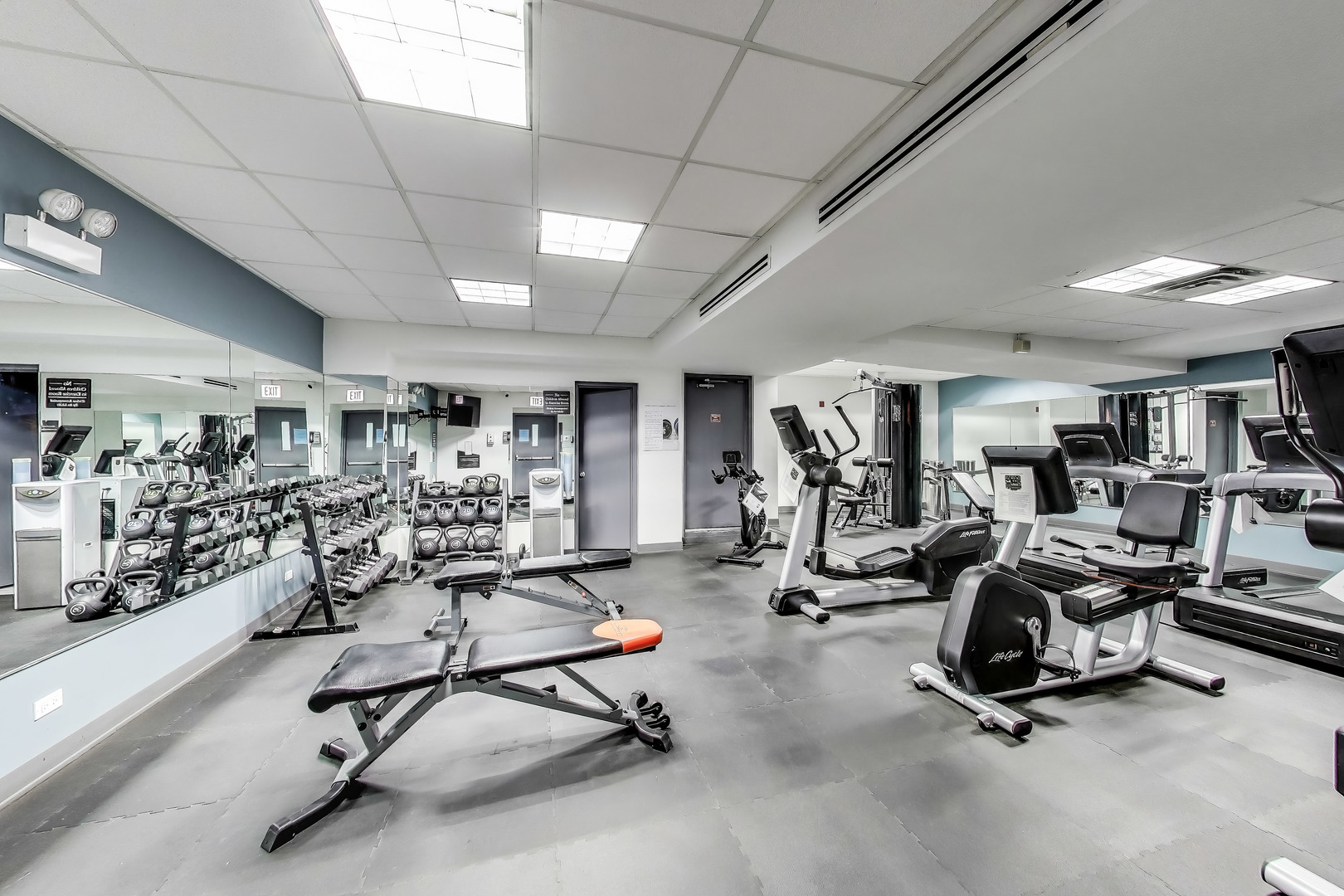 1440 N LAKE SHORE Drive Unit: 4BD