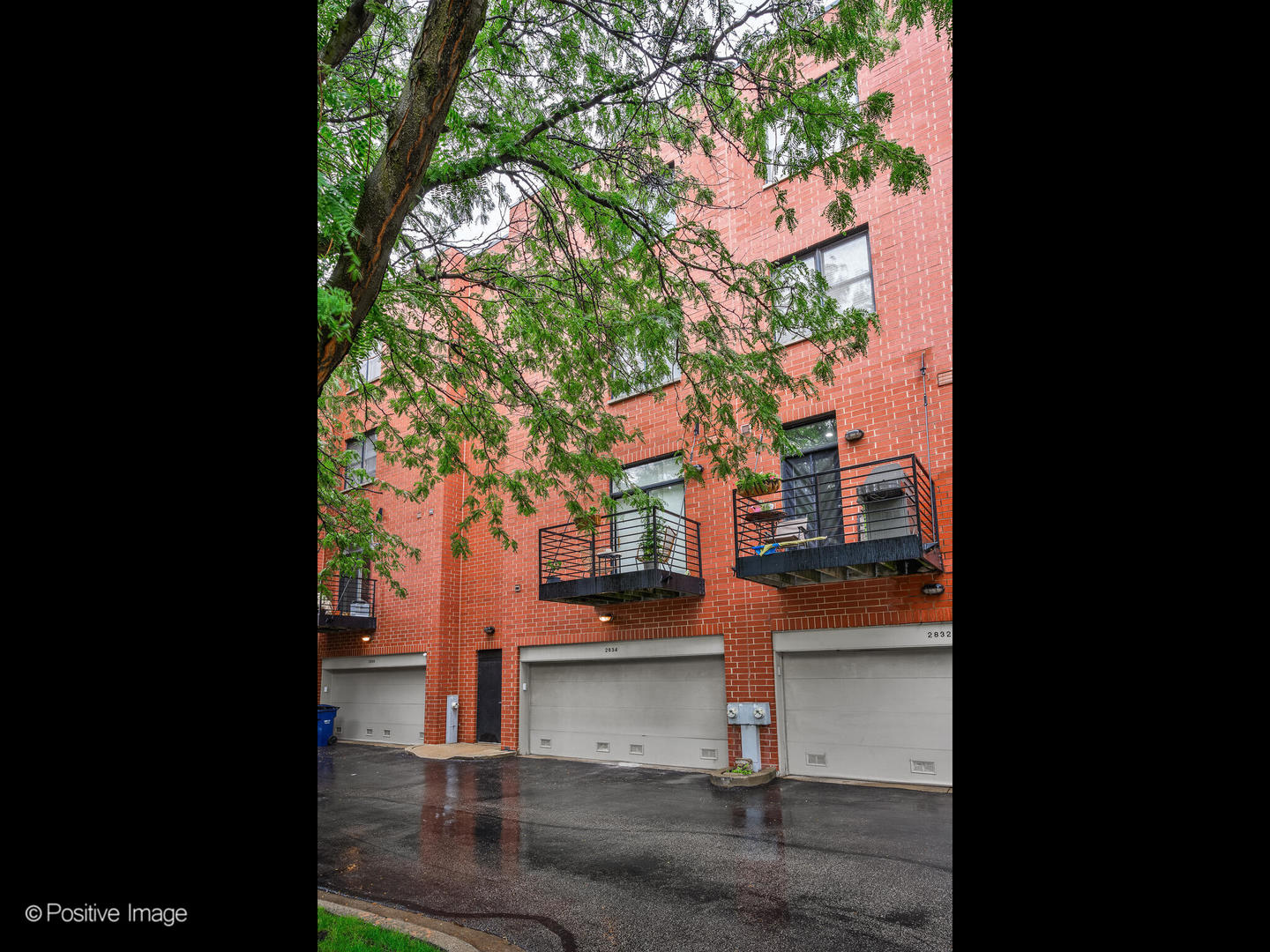 2834 N RIVERWALK Drive