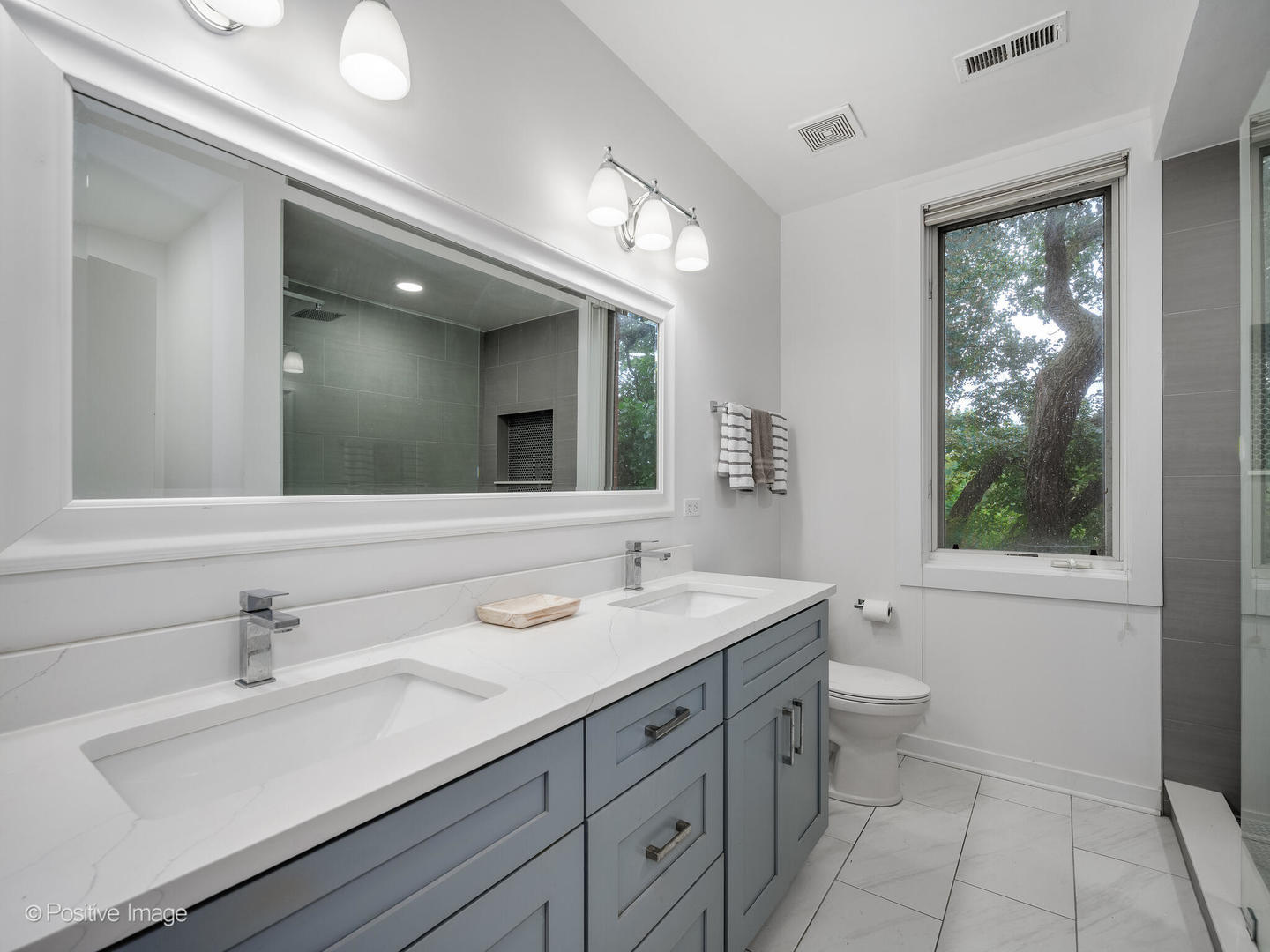 2834 N RIVERWALK Drive