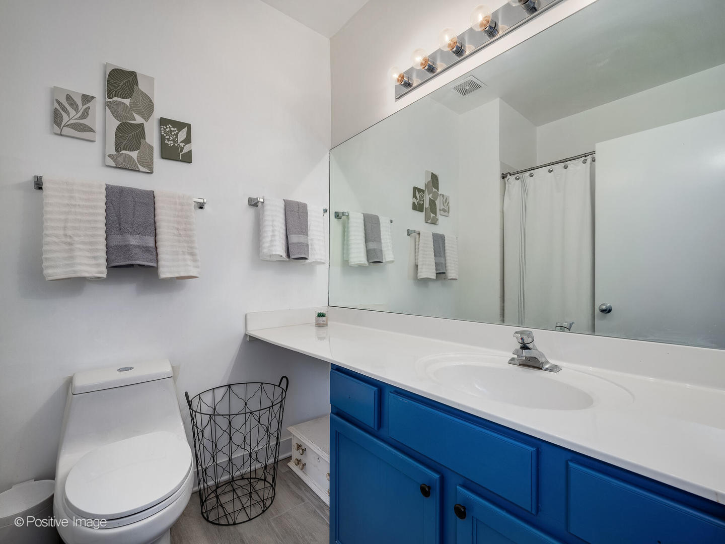 2834 N RIVERWALK Drive