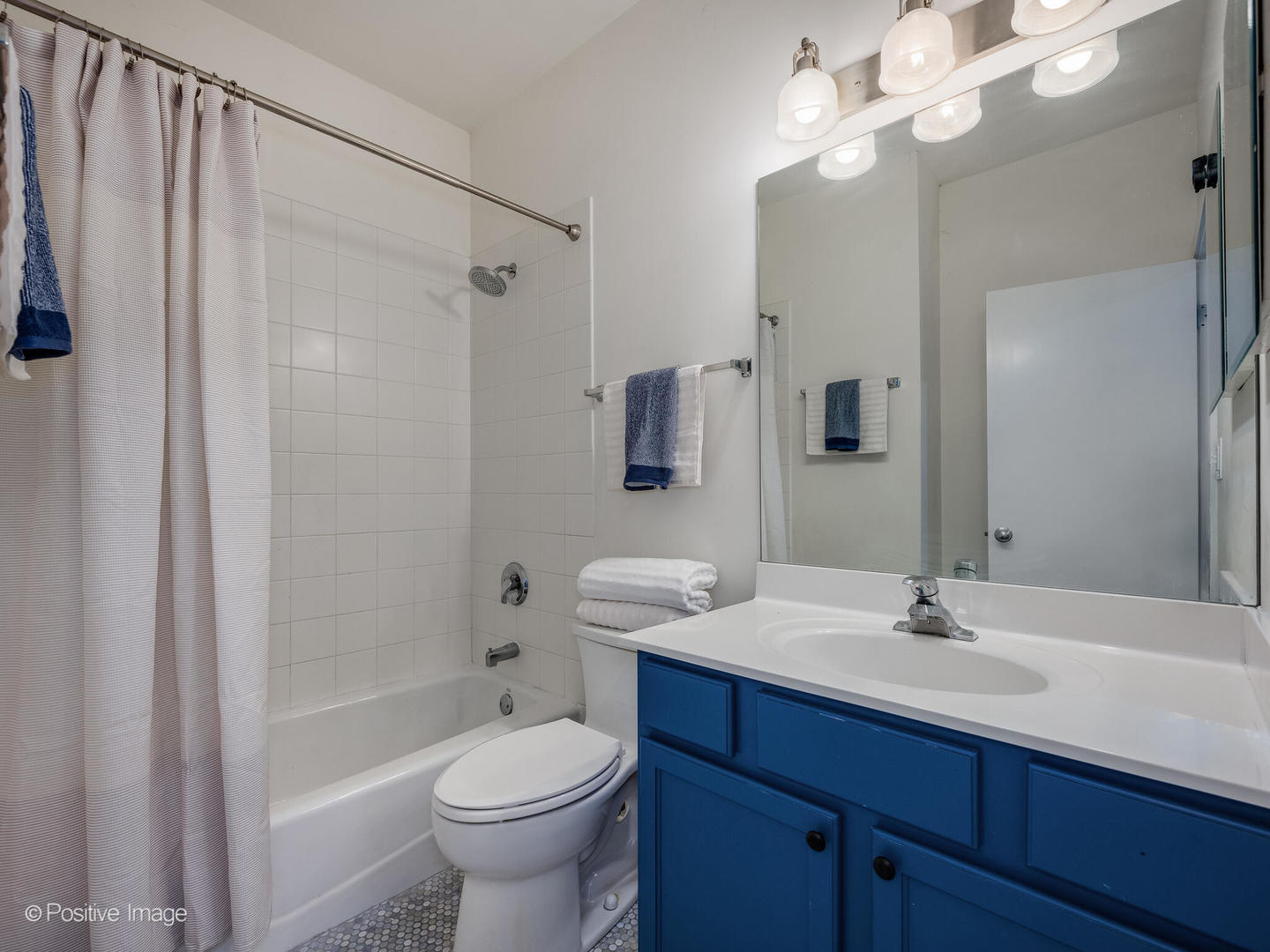 2834 N RIVERWALK Drive