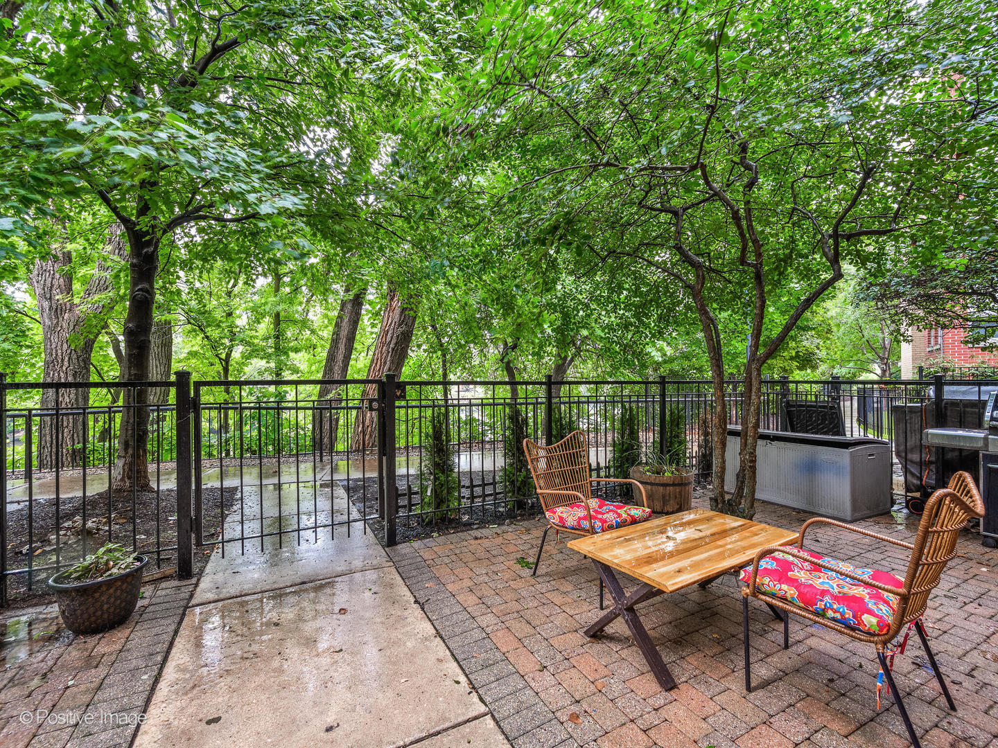 2834 N RIVERWALK Drive