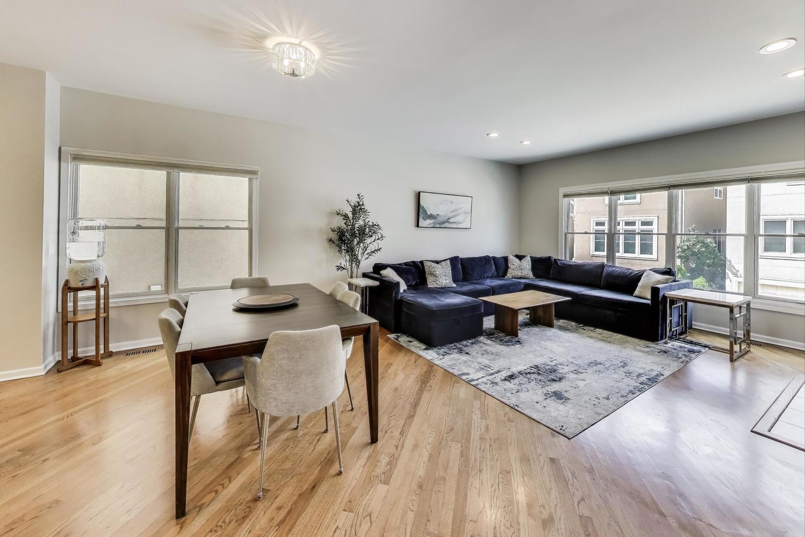 1800 W Diversey Parkway Unit: D
