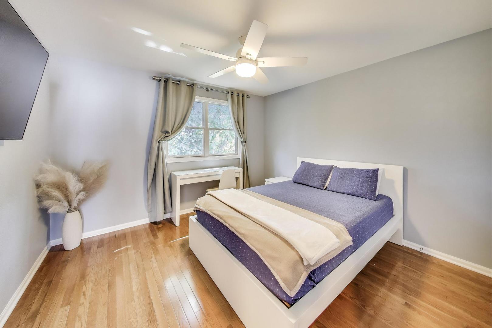 1800 W Diversey Parkway Unit: D
