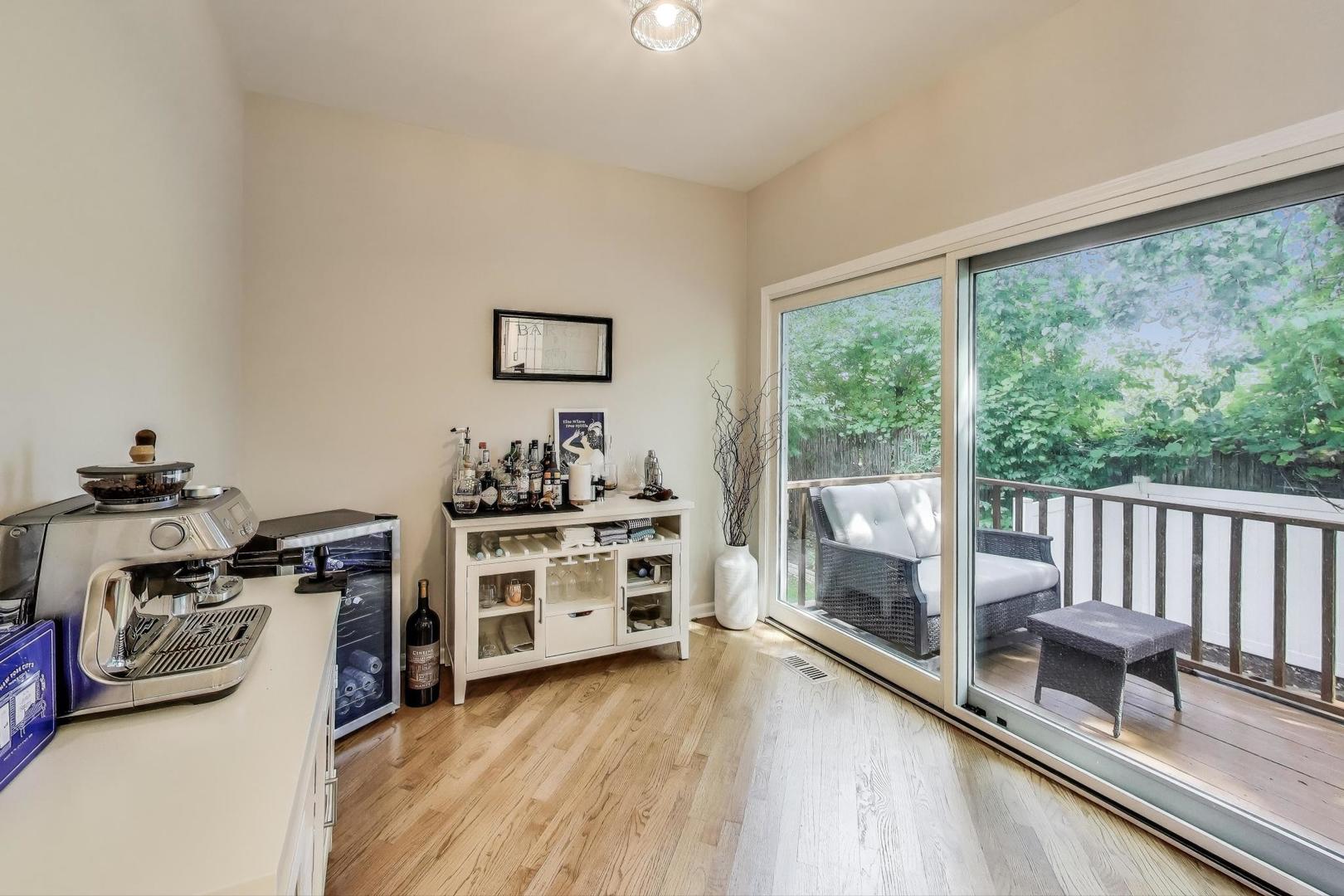 1800 W Diversey Parkway Unit: D