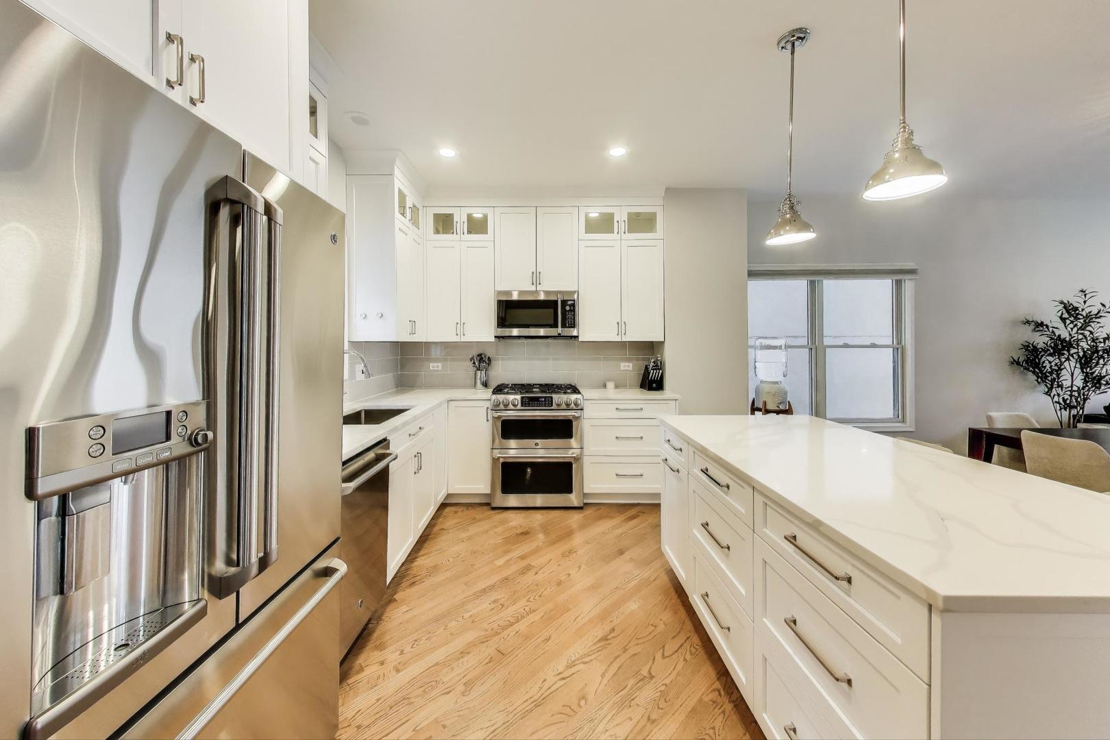 1800 W Diversey Parkway Unit: D