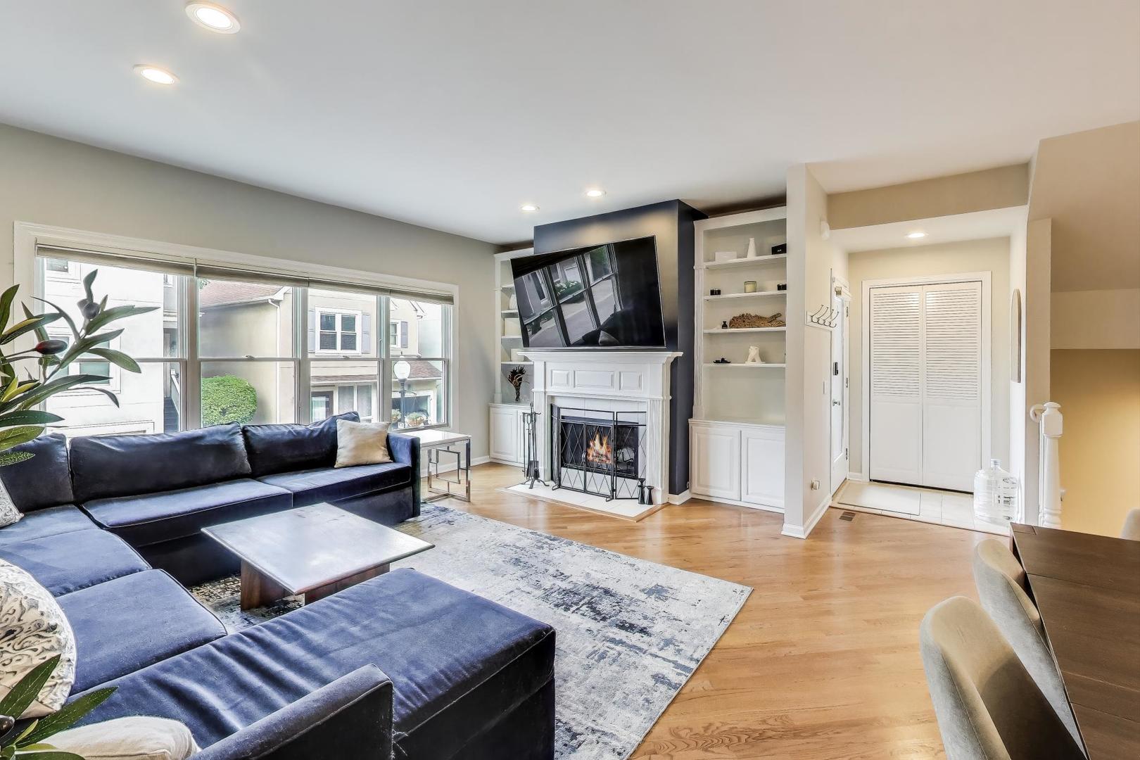 1800 W Diversey Parkway Unit: D