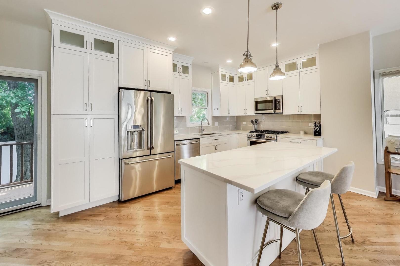 1800 W Diversey Parkway Unit: D
