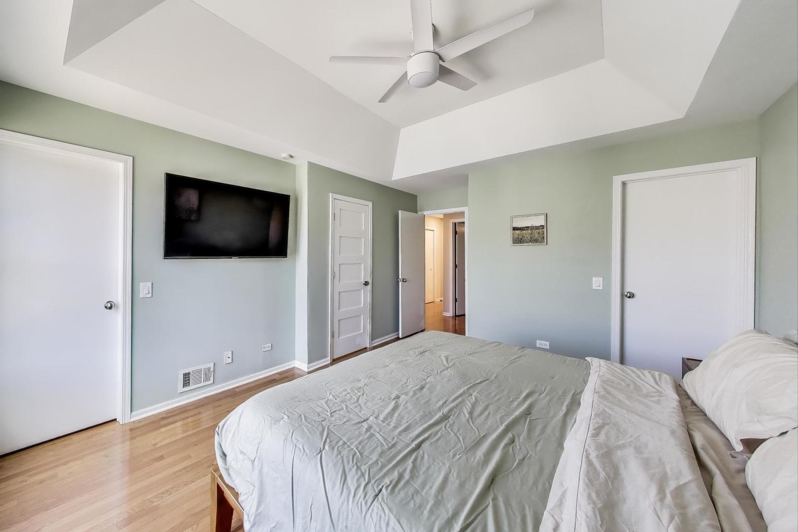 1800 W Diversey Parkway Unit: D