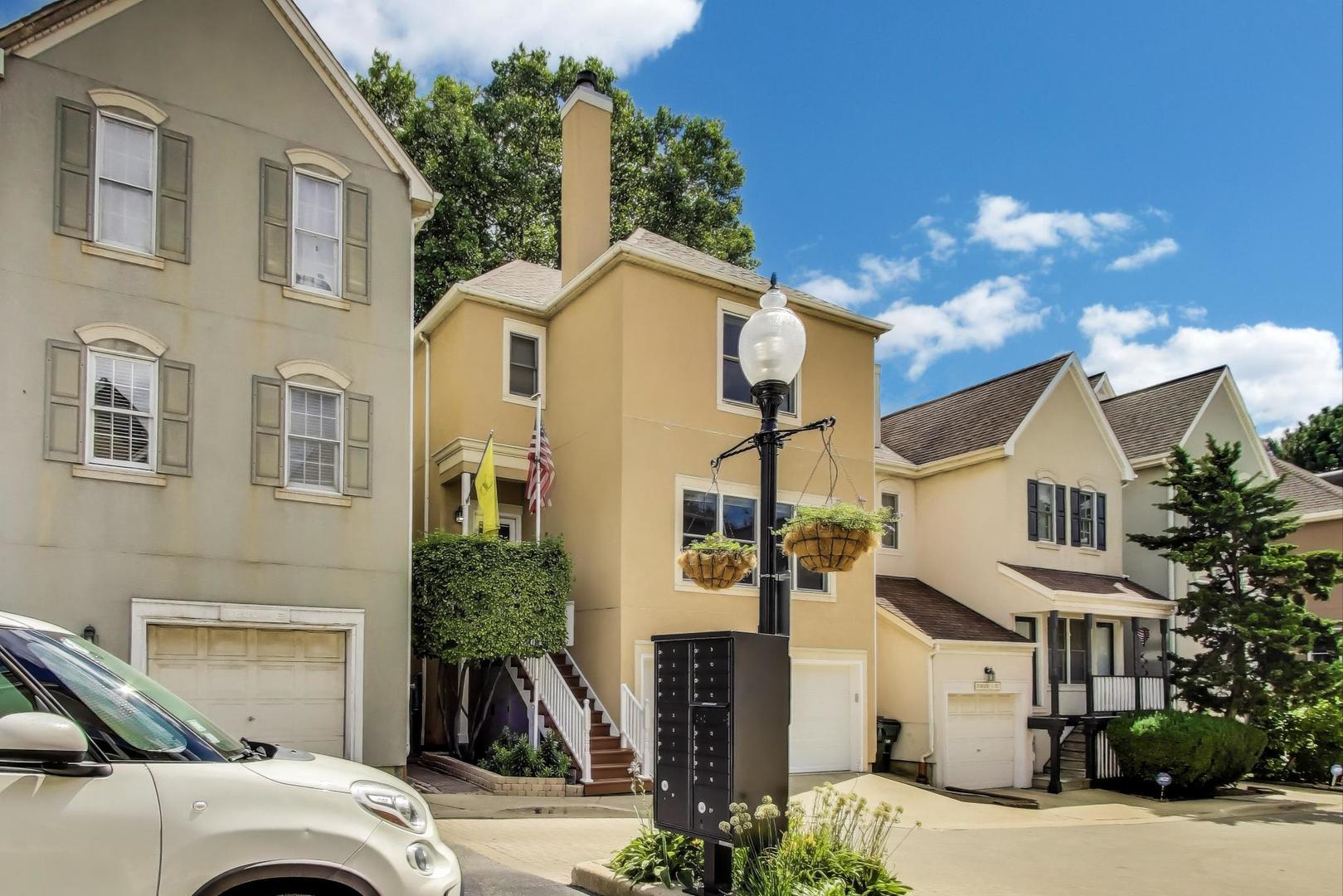 1800 W Diversey Parkway Unit: D