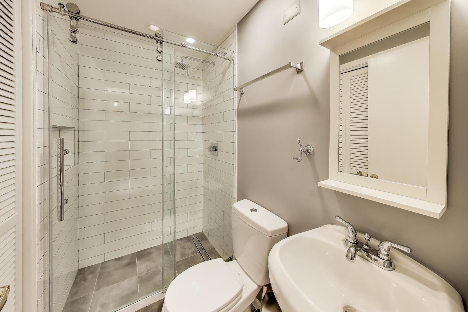 1800 W Diversey Parkway Unit: D