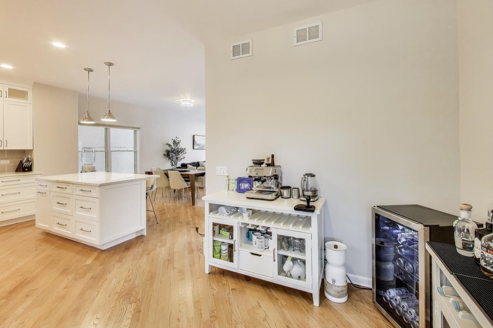 1800 W Diversey Parkway Unit: D