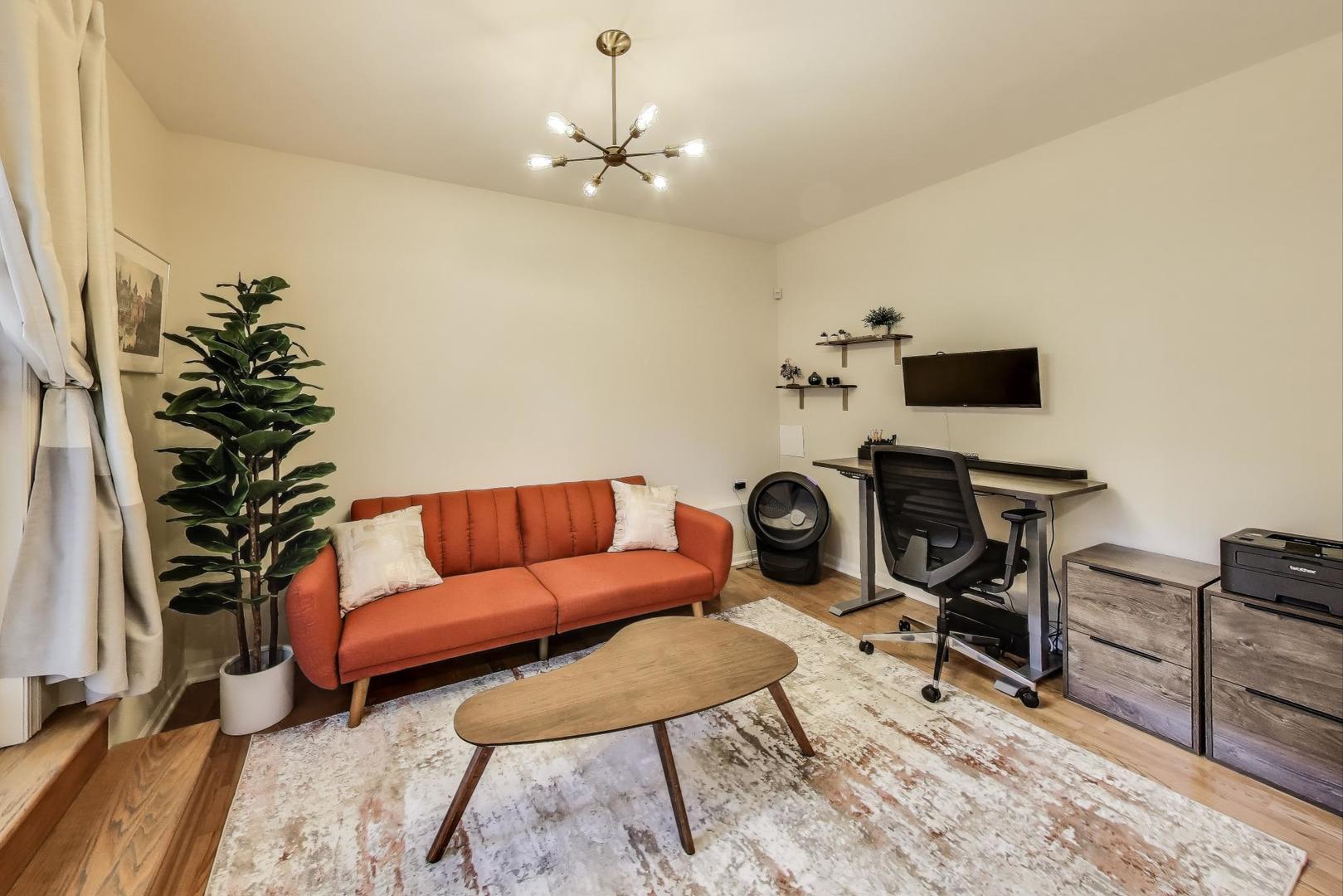 1800 W Diversey Parkway Unit: D