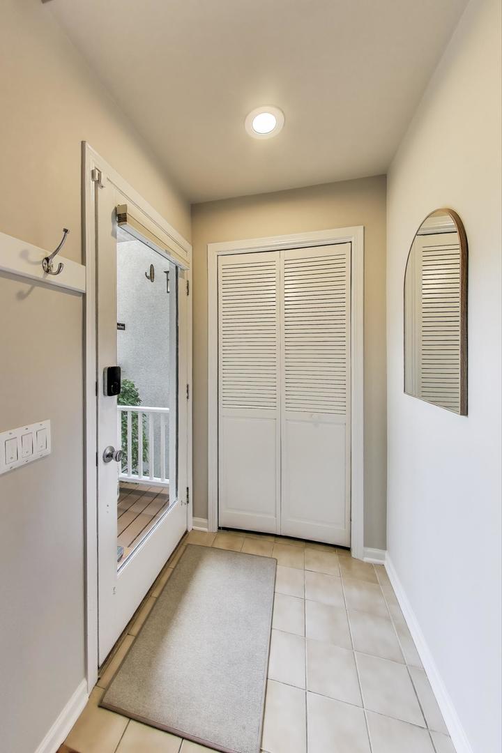 1800 W Diversey Parkway Unit: D