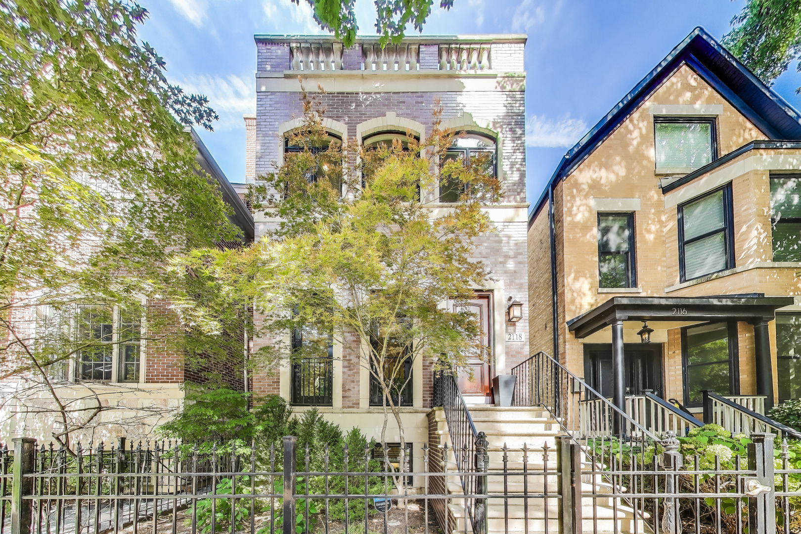 2118 W Melrose Street
