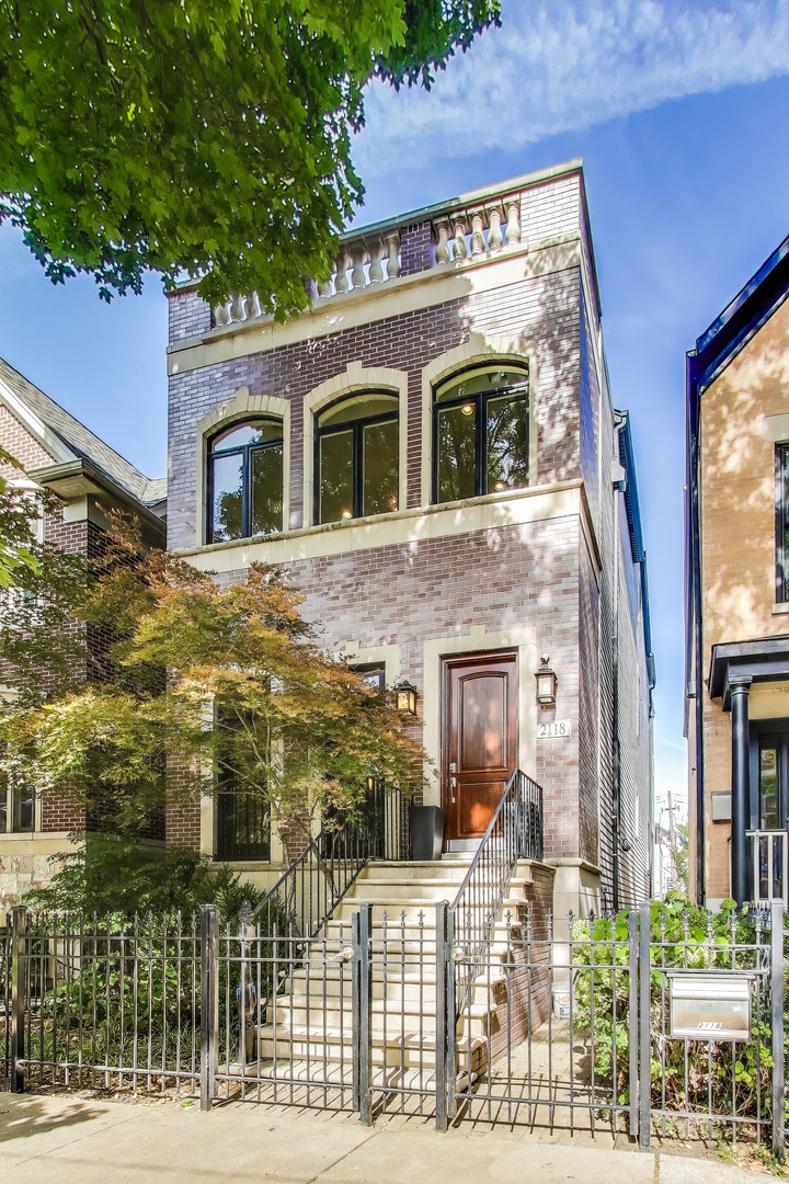 2118 W Melrose Street