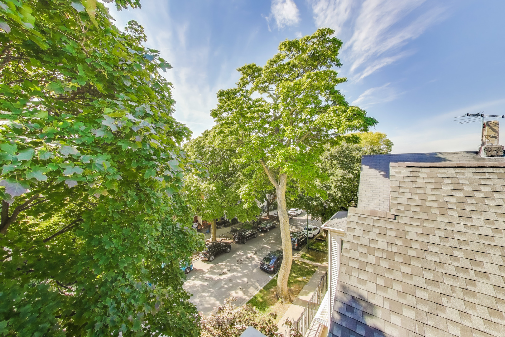 2118 W Melrose Street