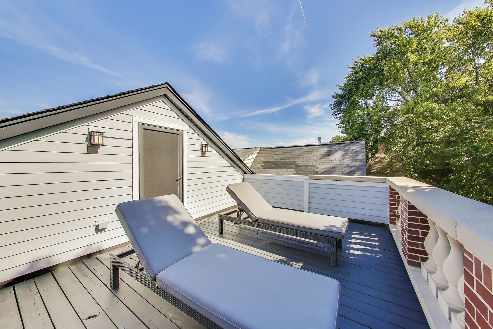 2118 W Melrose Street