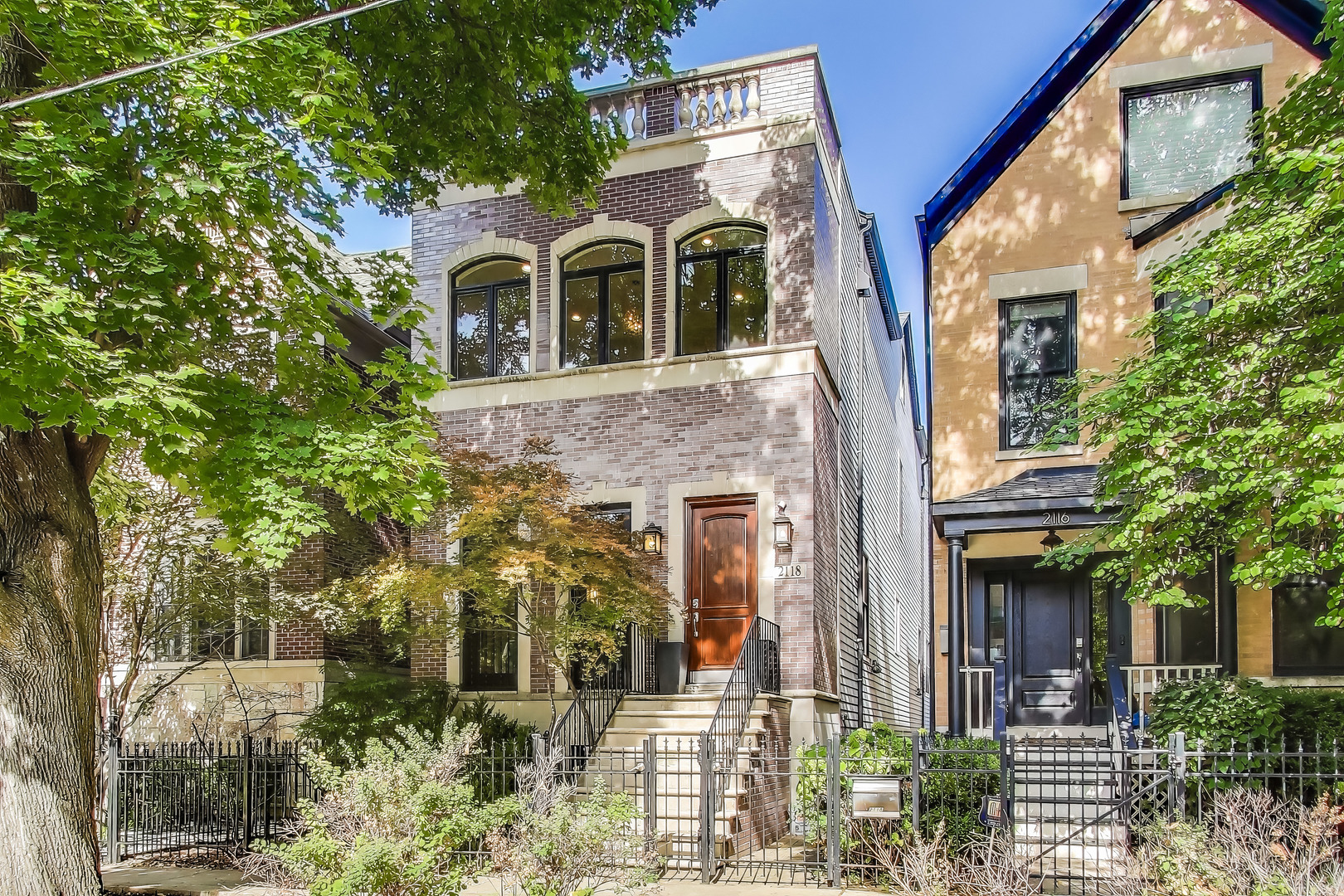 2118 W Melrose Street