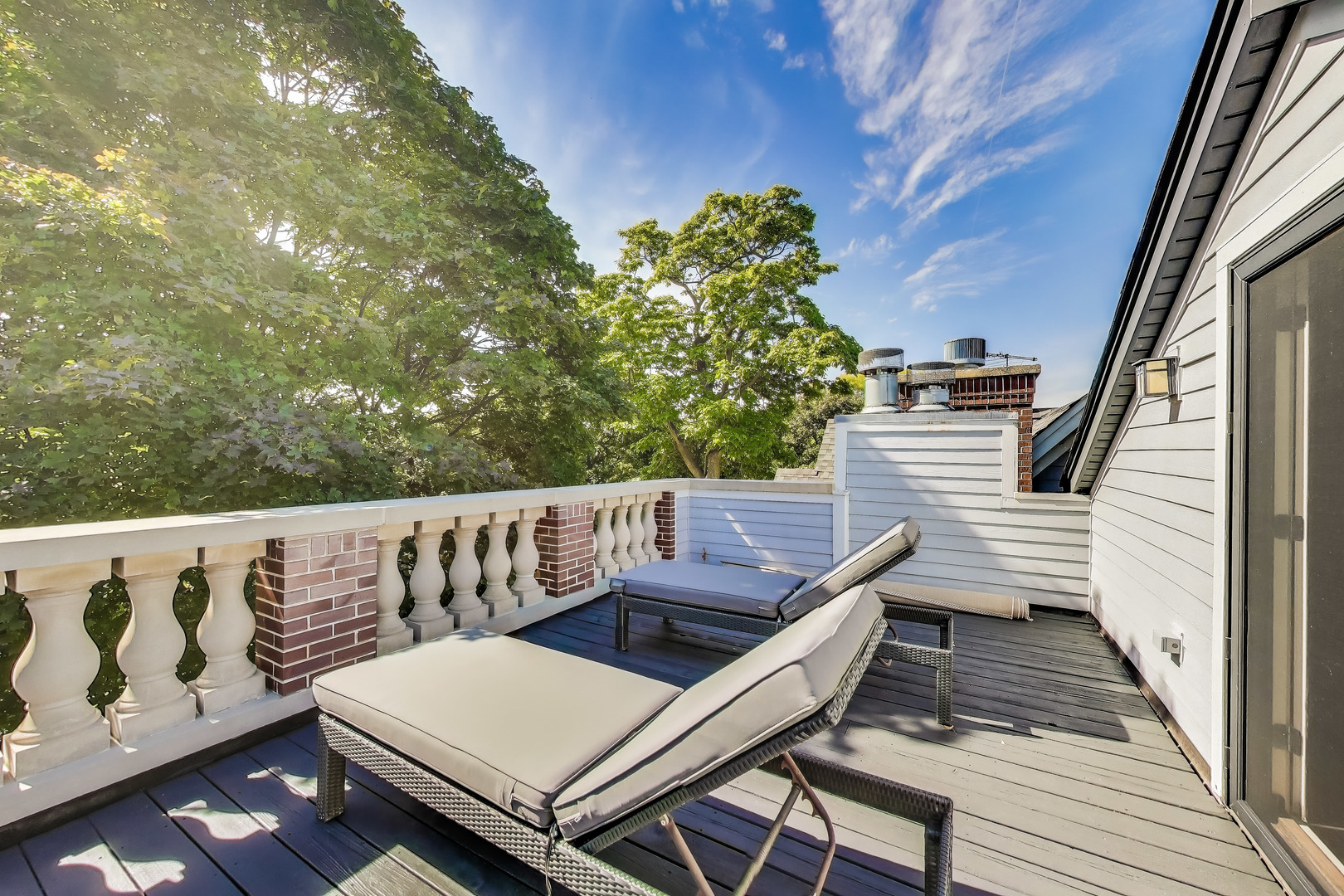 2118 W Melrose Street