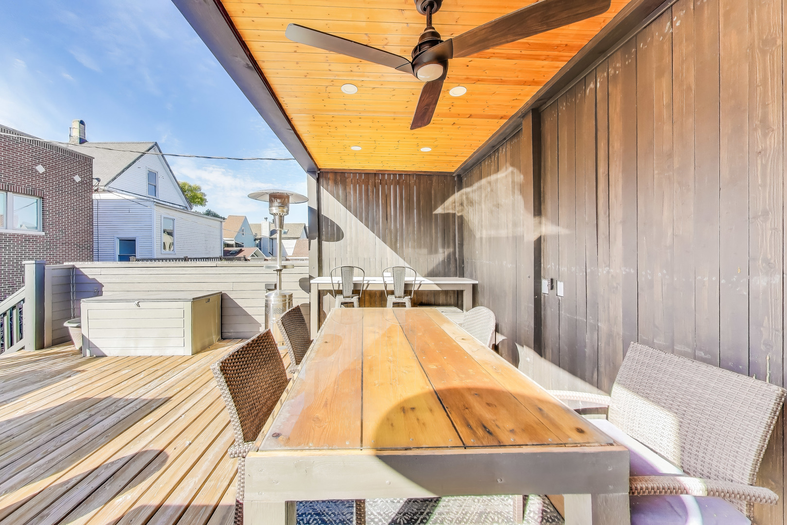 2118 W Melrose Street