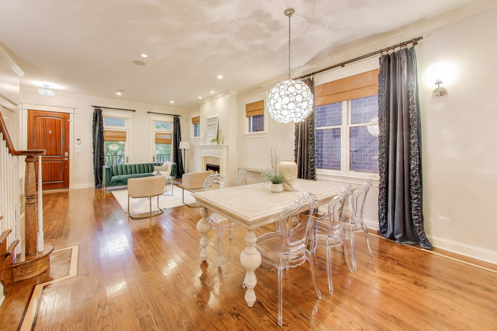 2118 W Melrose Street