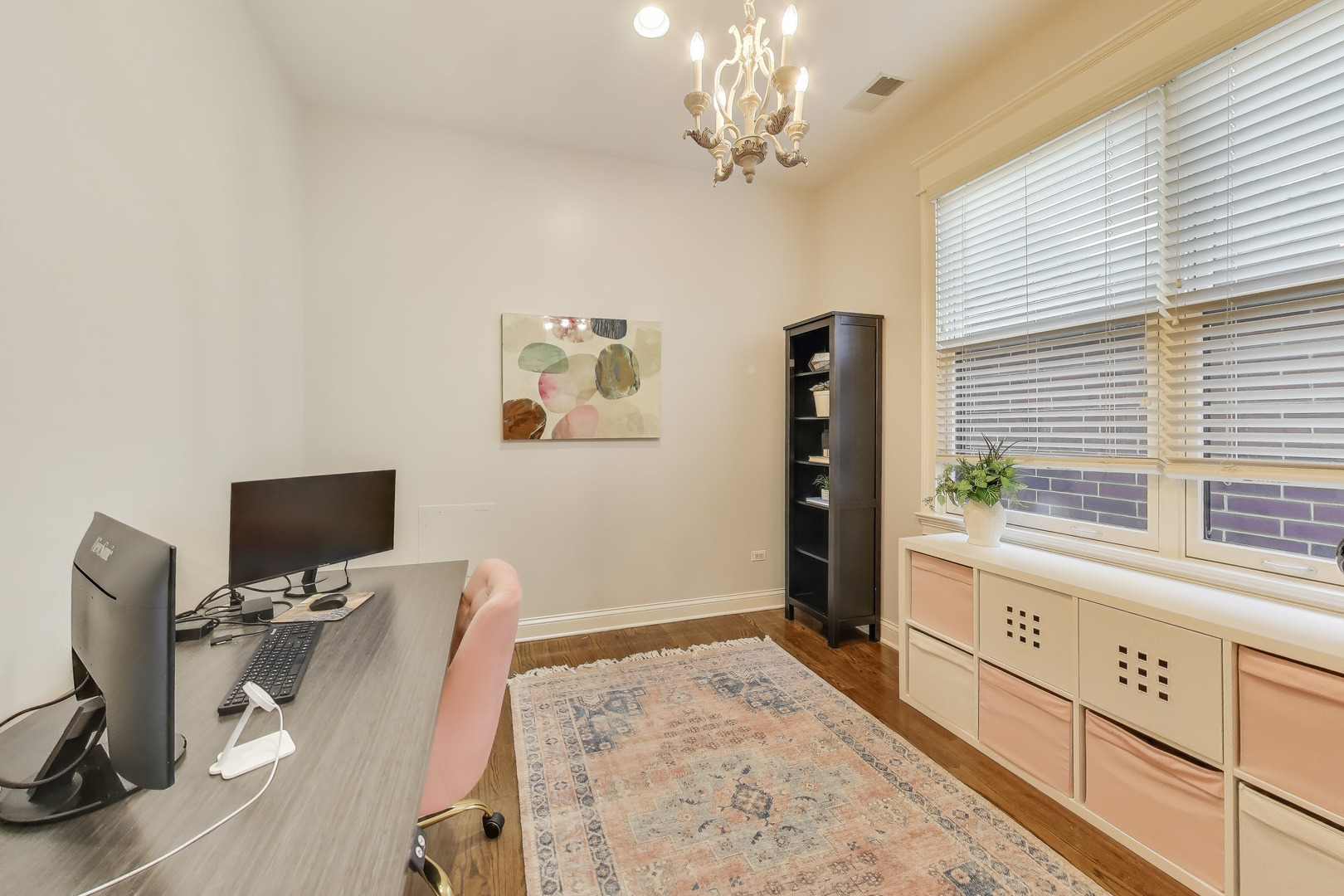 2118 W Melrose Street