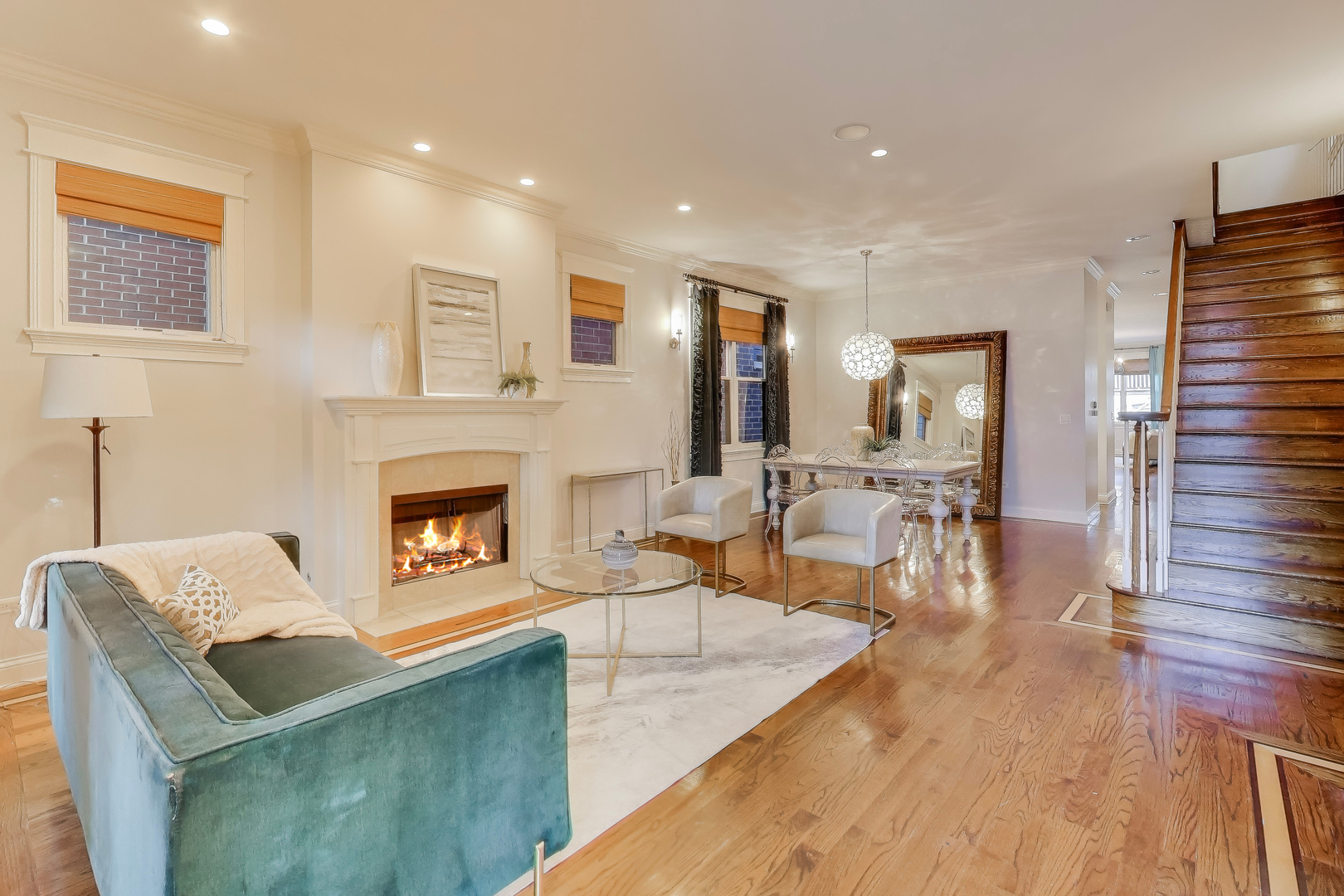 2118 W Melrose Street