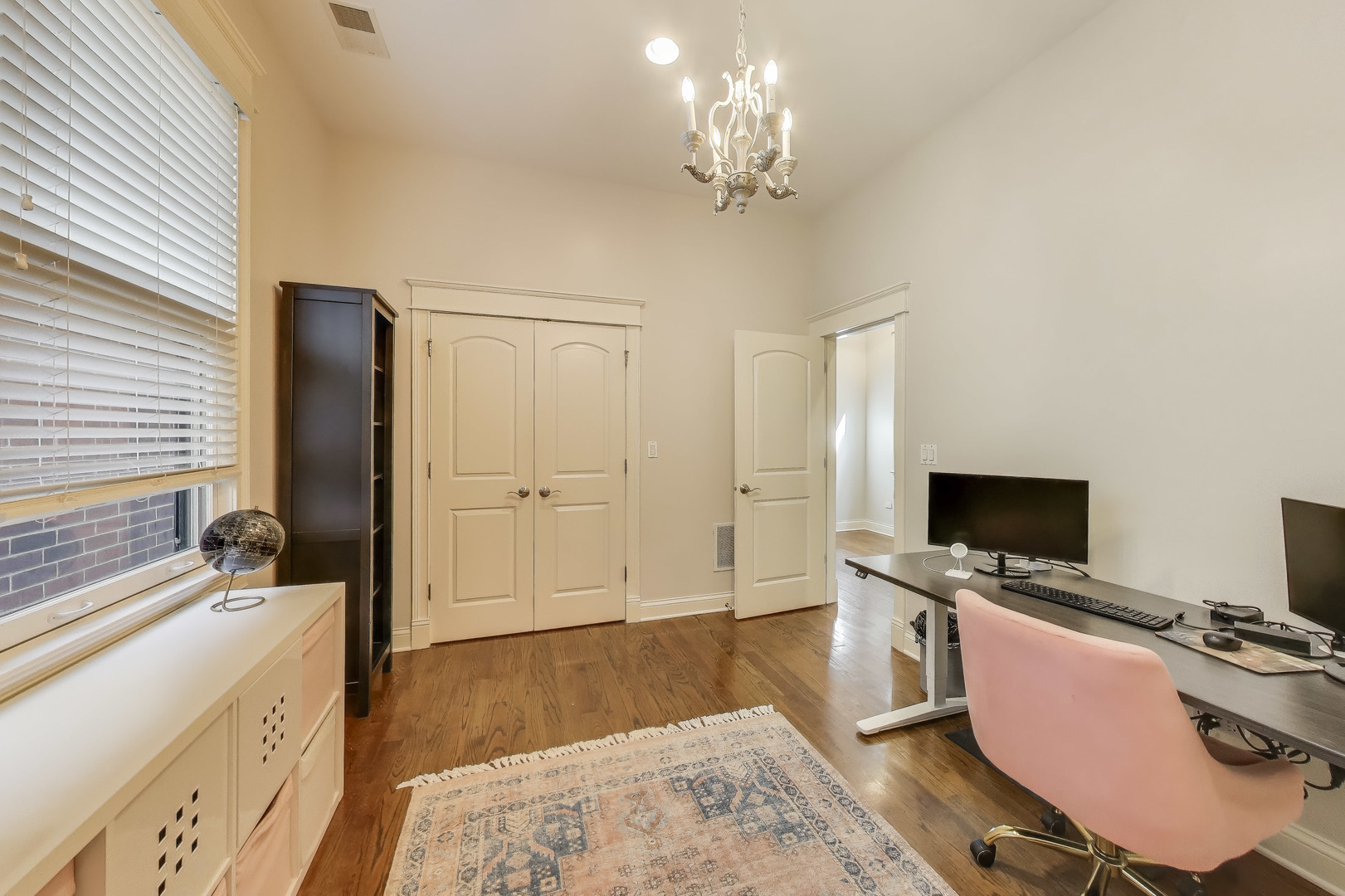 2118 W Melrose Street