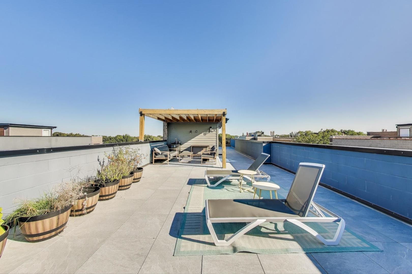 2141 W Belmont Avenue Unit: 3