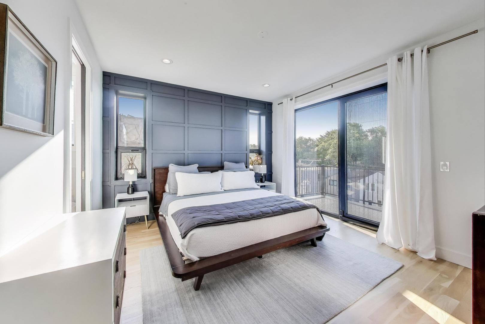 2141 W Belmont Avenue Unit: 3