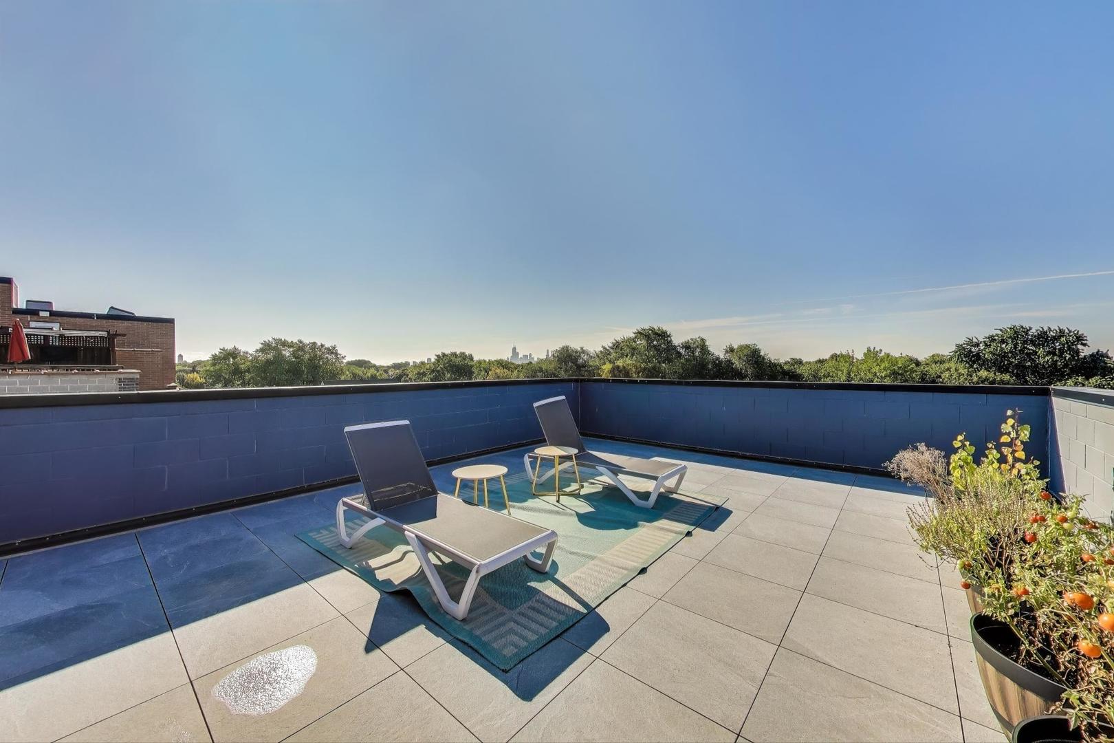 2141 W Belmont Avenue Unit: 3