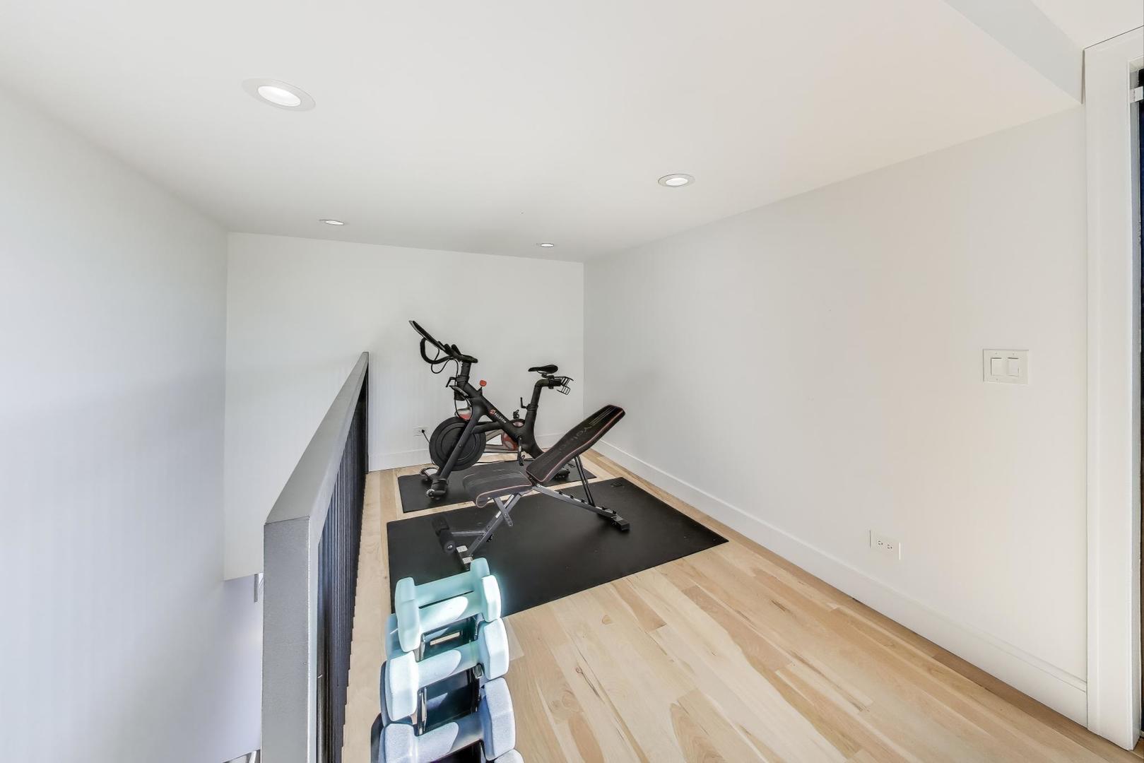2141 W Belmont Avenue Unit: 3