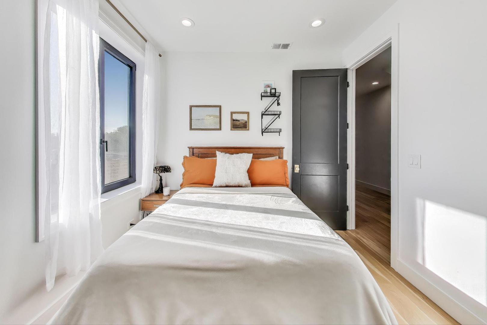 2141 W Belmont Avenue Unit: 3