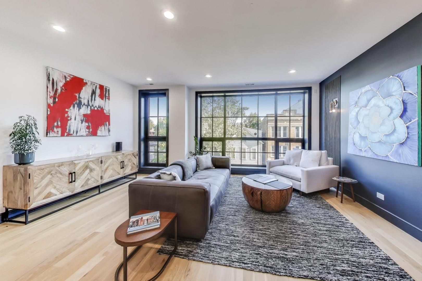 2141 W Belmont Avenue Unit: 3