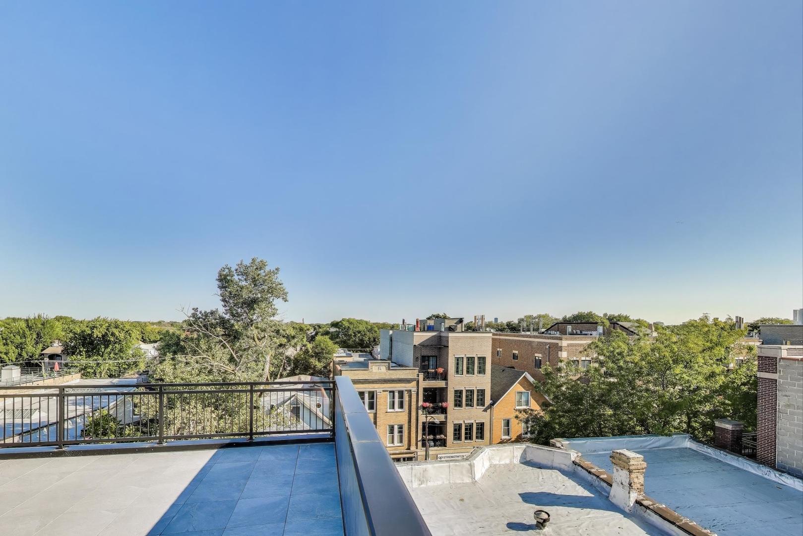 2141 W Belmont Avenue Unit: 3