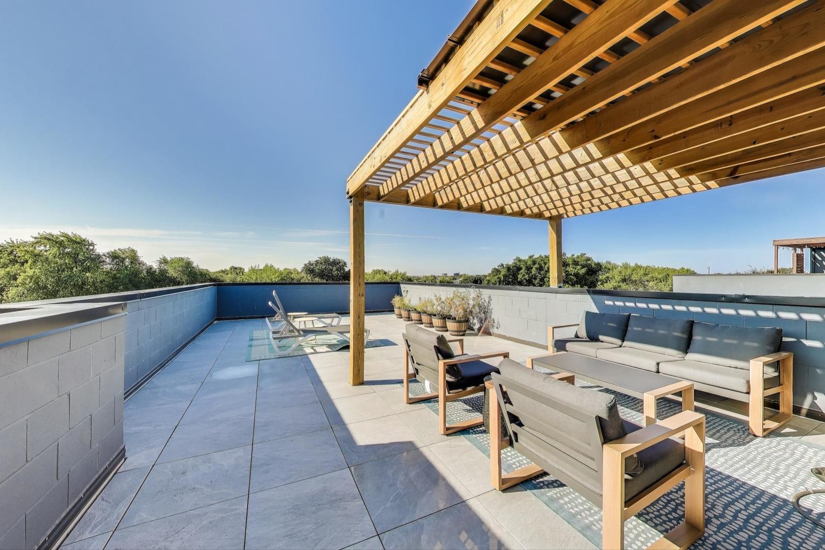 2141 W Belmont Avenue Unit: 3