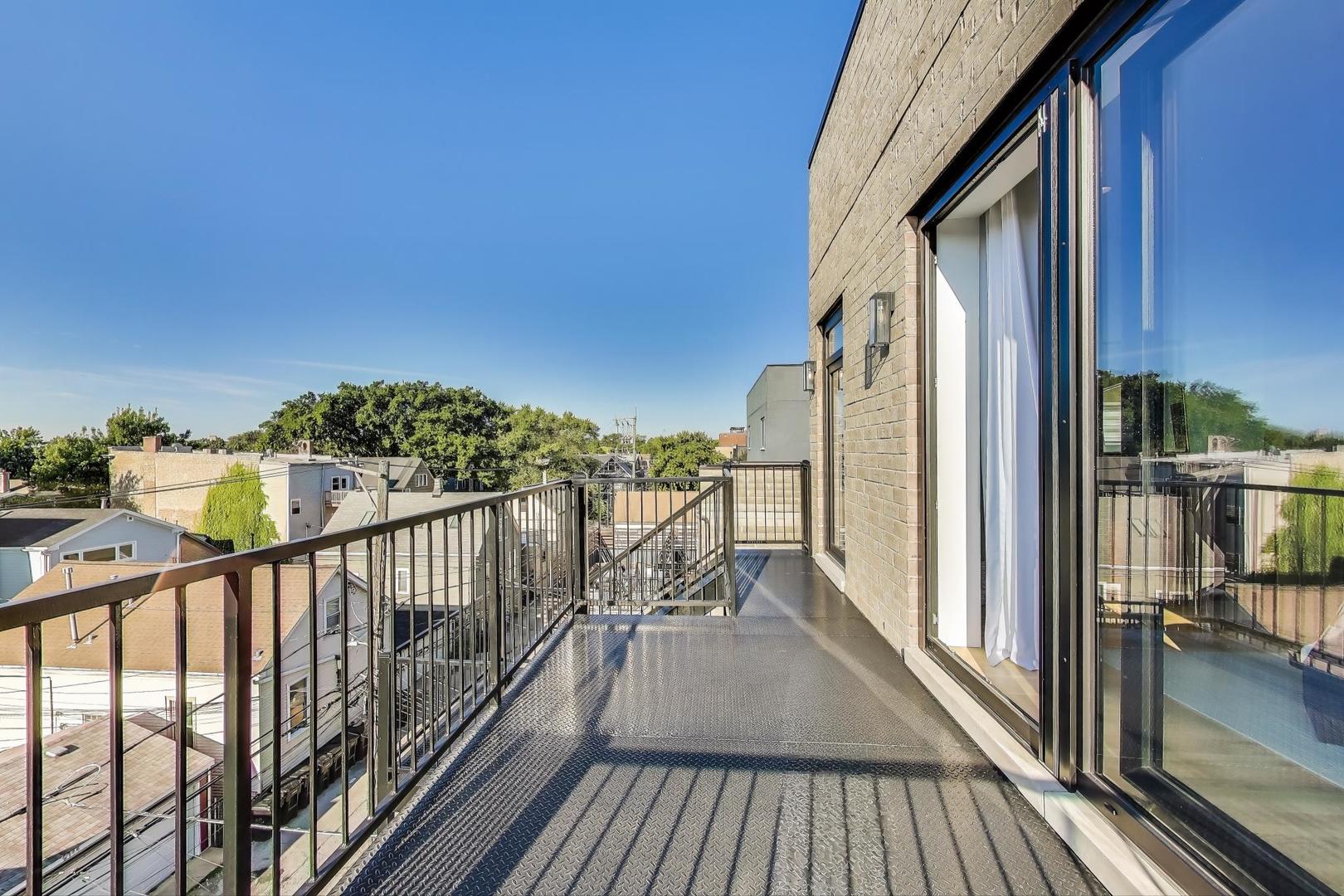 2141 W Belmont Avenue Unit: 3
