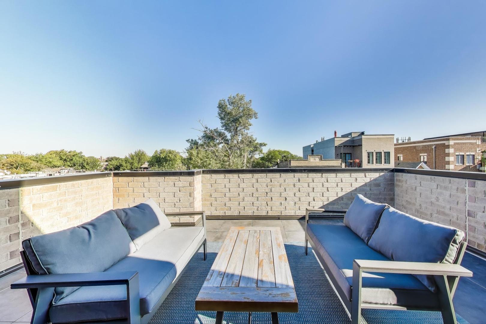 2141 W Belmont Avenue Unit: 3