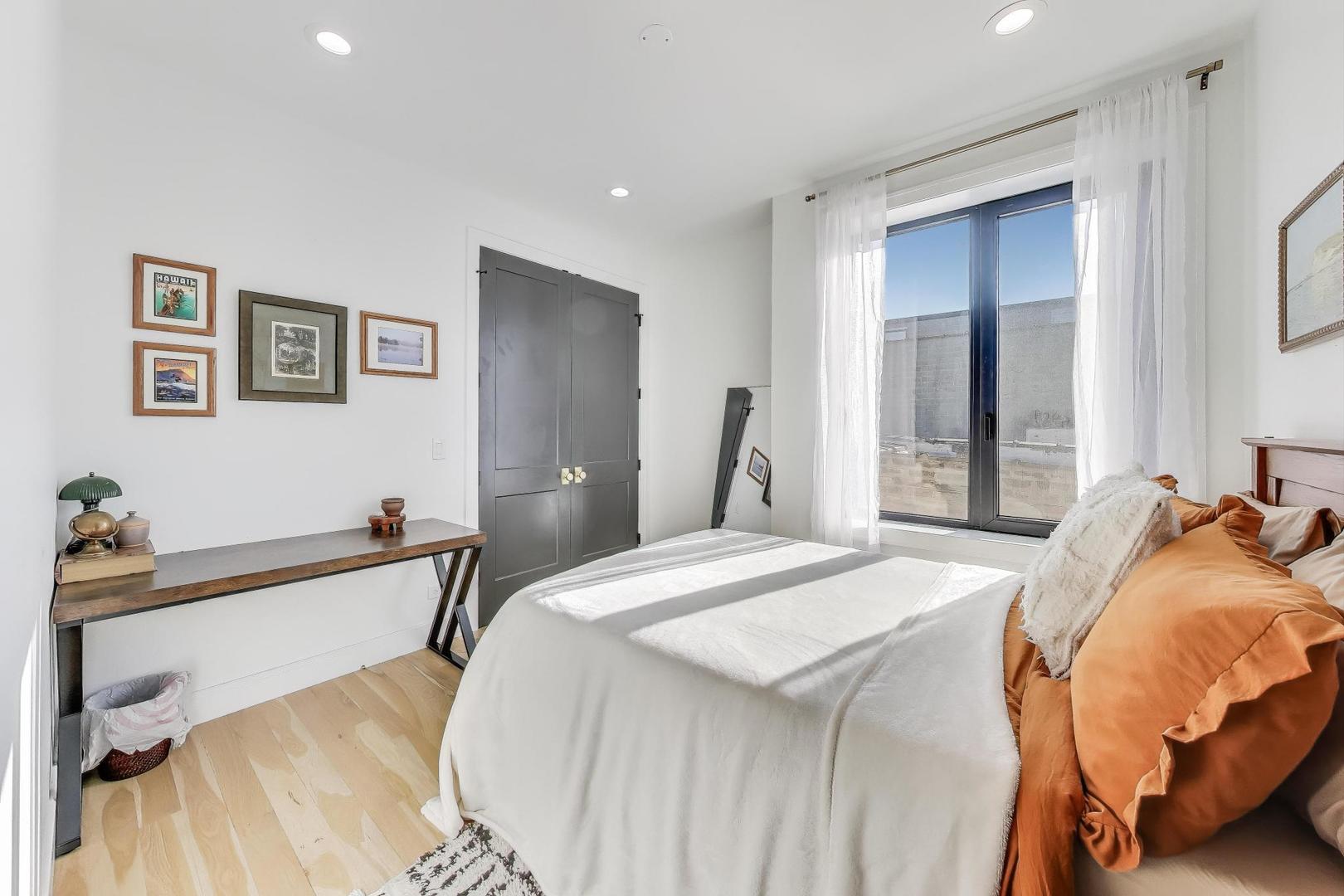 2141 W Belmont Avenue Unit: 3