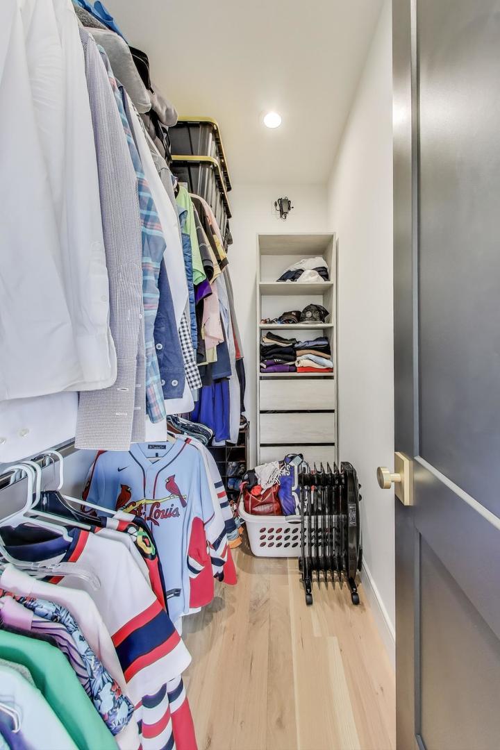 2141 W Belmont Avenue Unit: 3