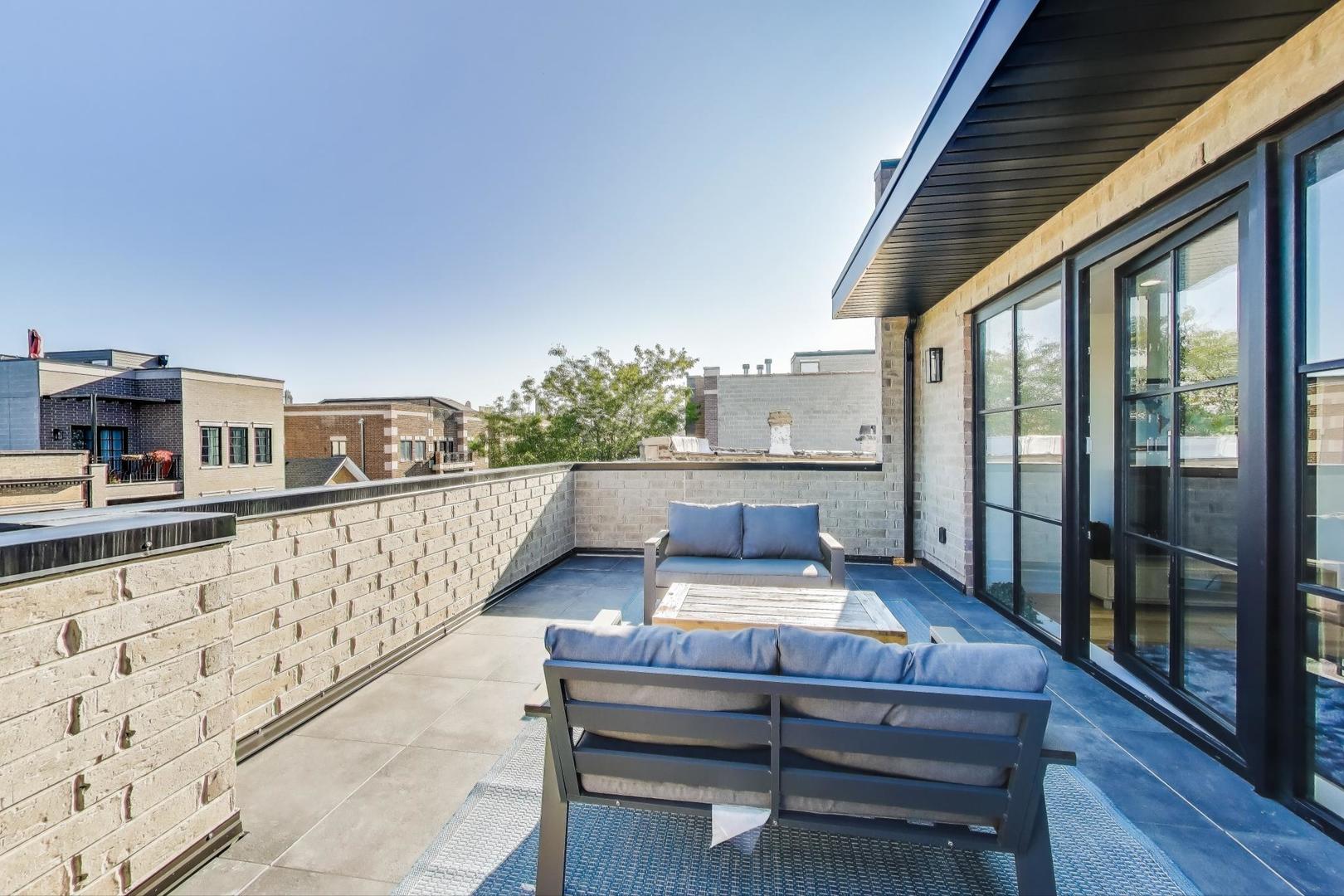 2141 W Belmont Avenue Unit: 3