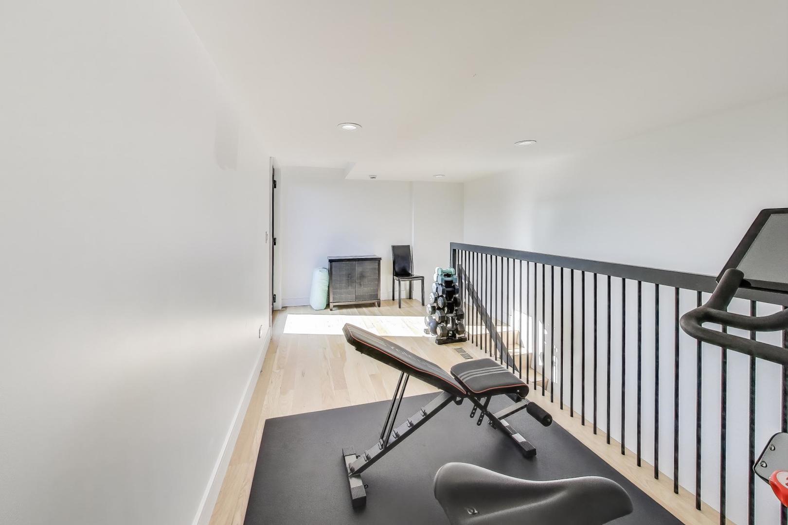 2141 W Belmont Avenue Unit: 3