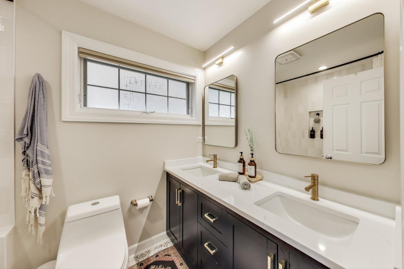 1645 W Addison Street Unit: 1