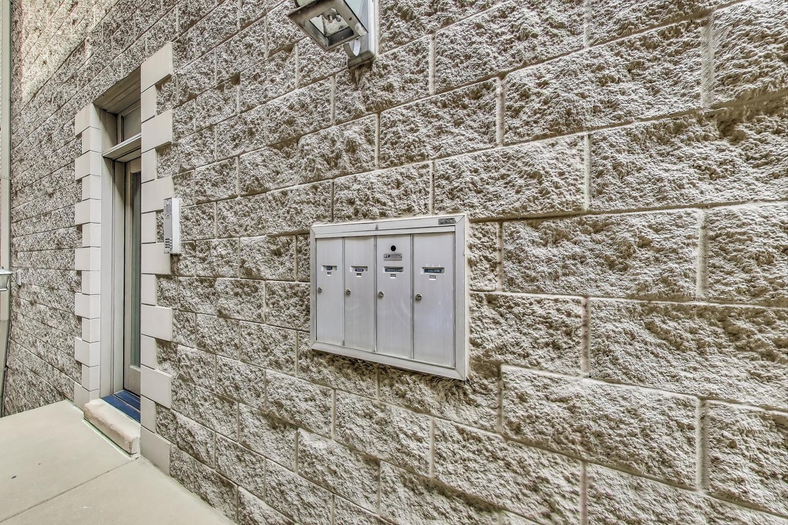 1645 W Addison Street Unit: 1